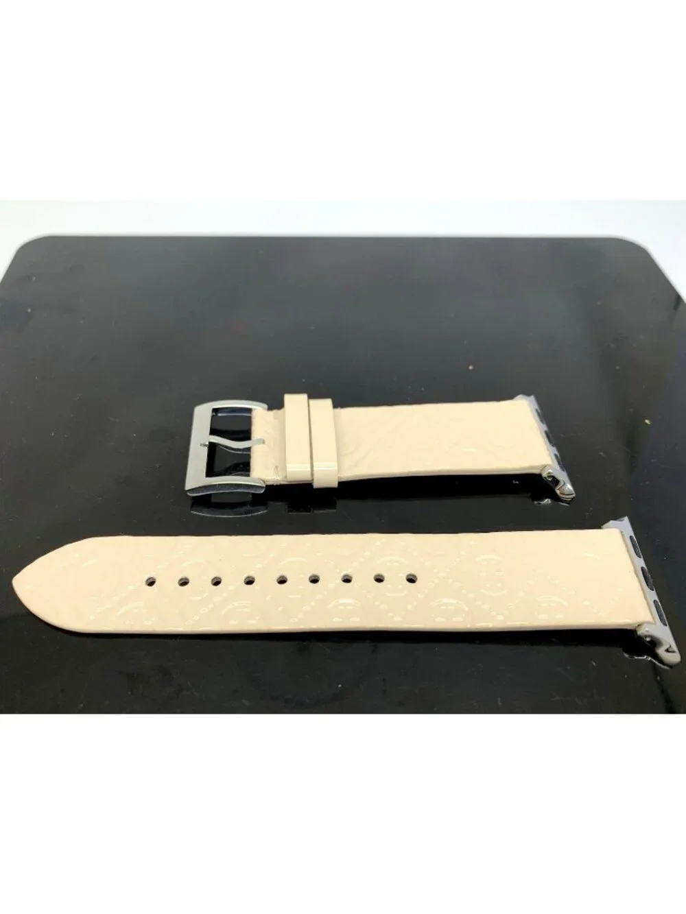 Tory Burch Apple Watch Band Case Size 38/40mm Cream Leather Strap